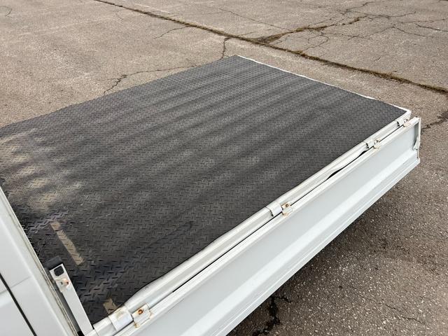 キャリイトラック KCエアコン・パワステ 3方開 4WD 車検R9年7月13日 走行2万キロ スタッドレス装着済 軽トラ オートマ エアコン パワステ 軽トラック 純正AW 冬タイヤ付 社外ディスプレイオーディオ エアロバンパー 修復歴なし(39枚目)