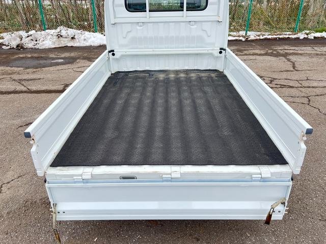 キャリイトラック KCエアコン・パワステ 3方開 4WD 車検R9年7月13日 走行2万キロ スタッドレス装着済 軽トラ オートマ エアコン パワステ 軽トラック 純正AW 冬タイヤ付 社外ディスプレイオーディオ エアロバンパー 修復歴なし(40枚目)