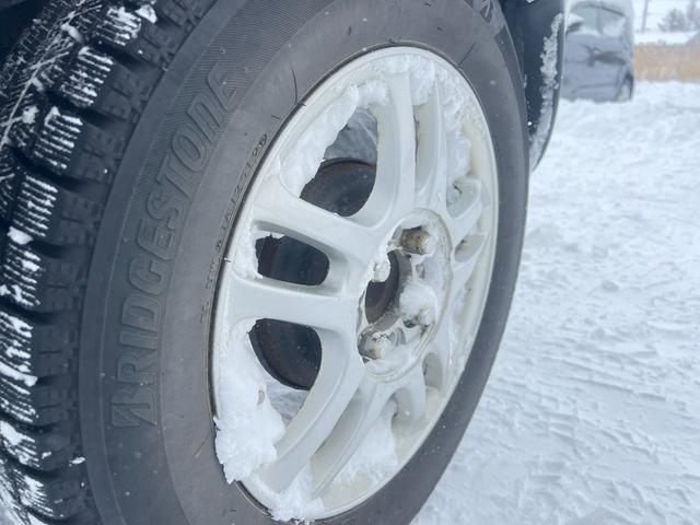 Ｋｅｉ Ｂターボ　４ＷＤ　ターボ　社外ナビ＆ＴＶ　スタッドレス装着済　交換不要タイミングチェーン　シートヒーター　ブリヂストン　冬タイヤ　社外ＡＷ　オートマ（7枚目）