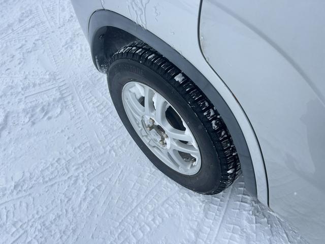 Ｋｅｉ Ｂターボ　４ＷＤ　ターボ　社外ナビ＆ＴＶ　スタッドレス装着済　交換不要タイミングチェーン　シートヒーター　ブリヂストン　冬タイヤ　社外ＡＷ　オートマ（10枚目）