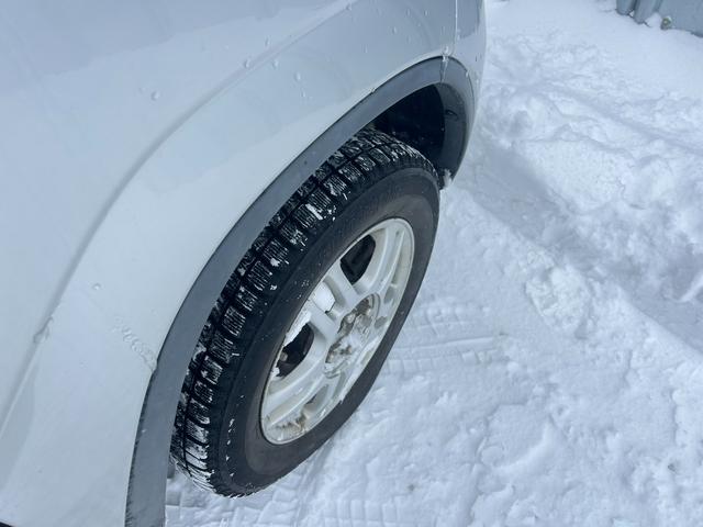 Ｋｅｉ Ｂターボ　４ＷＤ　ターボ　社外ナビ＆ＴＶ　スタッドレス装着済　交換不要タイミングチェーン　シートヒーター　ブリヂストン　冬タイヤ　社外ＡＷ　オートマ（25枚目）