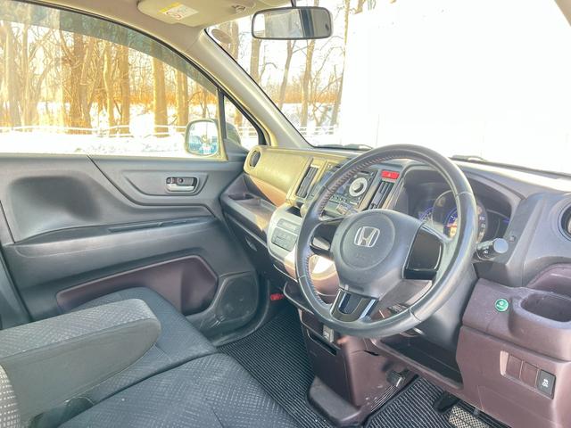 Ｎ－ＷＧＮカスタム Ｇ　４ＷＤ　車検Ｒ９年２月１８日　スタッドレス装着済　スマートキー　プッシュスタート　純正オーディオ　社外ＡＷ　冬タイヤ付　ＡＢＳ　横滑り防止　修復歴なし（9枚目）