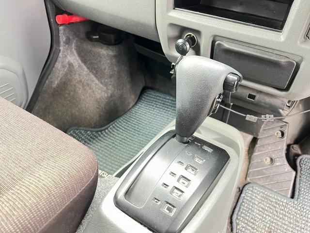 タウンボックス ＲＸ　４ＷＤ　ターボ　軽バン　スタッドレス装着済　オートマ　キーレス　エンスタフォグ　レーダー　両側スライドドア　社外オーディオ　純正ＡＷ　冬タイヤ　軽ワゴン　修復歴なし（6枚目）