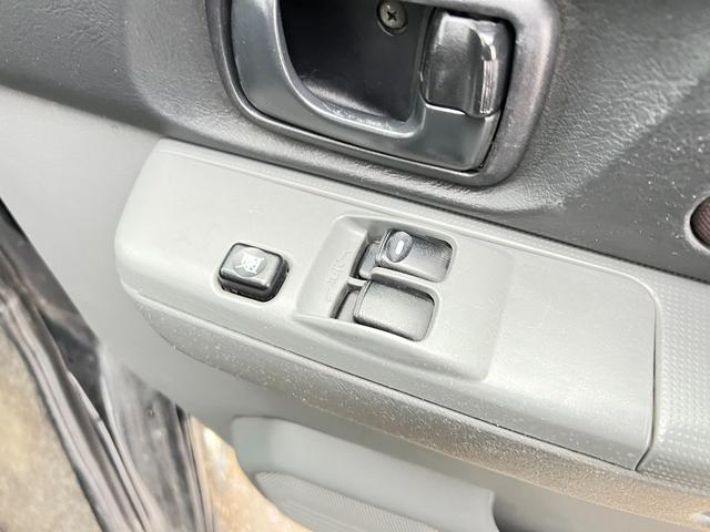 タウンボックス ＲＸ　４ＷＤ　ターボ　軽バン　スタッドレス装着済　オートマ　キーレス　エンスタフォグ　レーダー　両側スライドドア　社外オーディオ　純正ＡＷ　冬タイヤ　軽ワゴン　修復歴なし（21枚目）