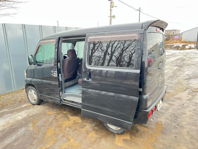 タウンボックス ＲＸ　４ＷＤ　ターボ　軽バン　スタッドレス装着済　オートマ　キーレス　エンスタフォグ　レーダー　両側スライドドア　社外オーディオ　純正ＡＷ　冬タイヤ　軽ワゴン　修復歴なし（32枚目）