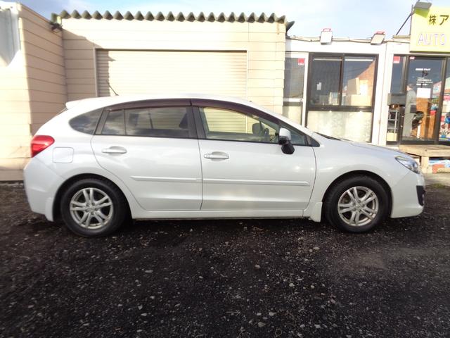 インプレッサスポーツ ２．０ｉアイサイト　４ＷＤ　ナビ　フルセグＴＶ　Ｂカメラ　ドライブレコーダー　エンジンスターター　夏冬タイヤＡＷ（4枚目）