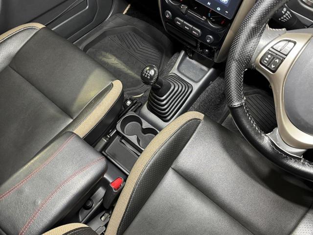 ジムニー ランドベンチャー　１０型　５ＭＴ　本州仕入　ルーフキャリア　牽引フック　ディスプレイオーディオ　マフラーロッソモデロ　シートヒーター　前席パワーウインドウ　助手席エアバック　運転席エアバッグ　４ＷＤ車　キーレス付（68枚目）