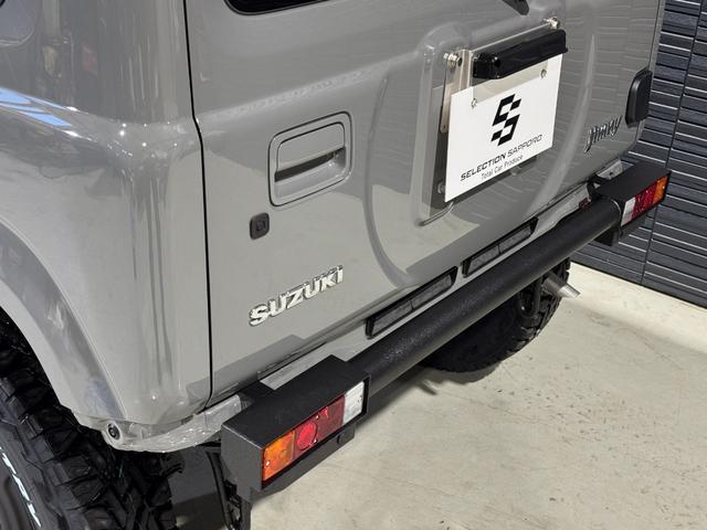 ジムニー ＸＣ　登録済未使用車　新品クラッツィオヴィンテージシートカバー　新品パイプＦ／Ｒバンパー　新品小型テールランプ　新品ナンバー移設キット　新品ホイールアピオワイルドボアＳＲ　新品タイヤトーヨーＲ／Ｔ（18枚目）
