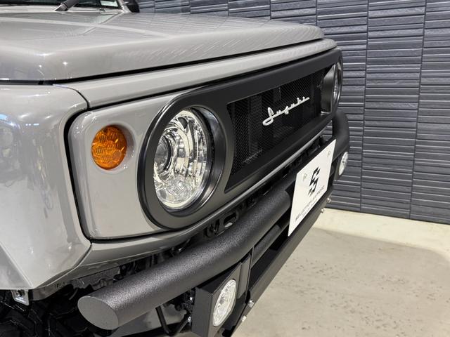 ジムニー ＸＣ　登録済未使用車　新品クラッツィオヴィンテージシートカバー　新品パイプＦ／Ｒバンパー　新品小型テールランプ　新品ナンバー移設キット　新品ホイールアピオワイルドボアＳＲ　新品タイヤトーヨーＲ／Ｔ（23枚目）