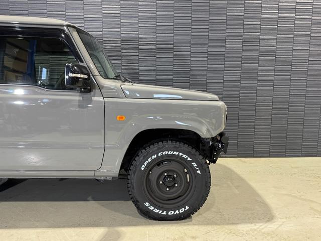 ジムニー ＸＣ　登録済未使用車　新品クラッツィオヴィンテージシートカバー　新品パイプＦ／Ｒバンパー　新品小型テールランプ　新品ナンバー移設キット　新品ホイールアピオワイルドボアＳＲ　新品タイヤトーヨーＲ／Ｔ（28枚目）