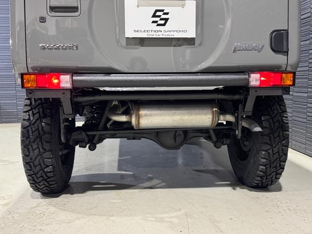 ジムニー ＸＣ　登録済未使用車　新品クラッツィオヴィンテージシートカバー　新品パイプＦ／Ｒバンパー　新品小型テールランプ　新品ナンバー移設キット　新品ホイールアピオワイルドボアＳＲ　新品タイヤトーヨーＲ／Ｔ（33枚目）