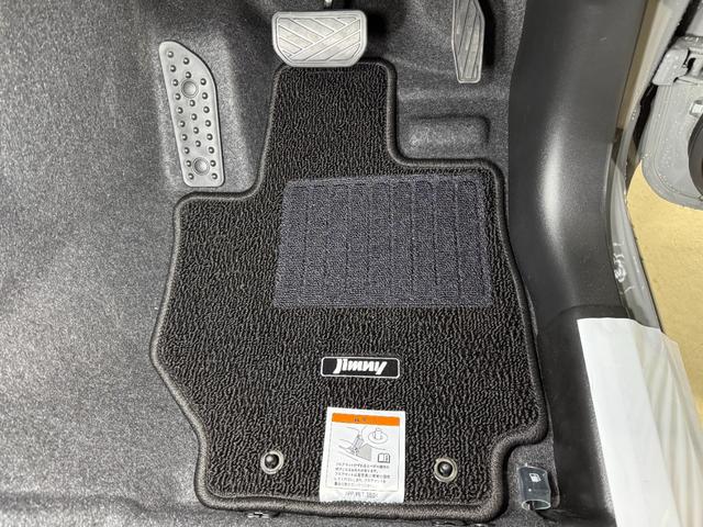 ジムニー ＸＣ　登録済未使用車　新品クラッツィオヴィンテージシートカバー　新品パイプＦ／Ｒバンパー　新品小型テールランプ　新品ナンバー移設キット　新品ホイールアピオワイルドボアＳＲ　新品タイヤトーヨーＲ／Ｔ（47枚目）