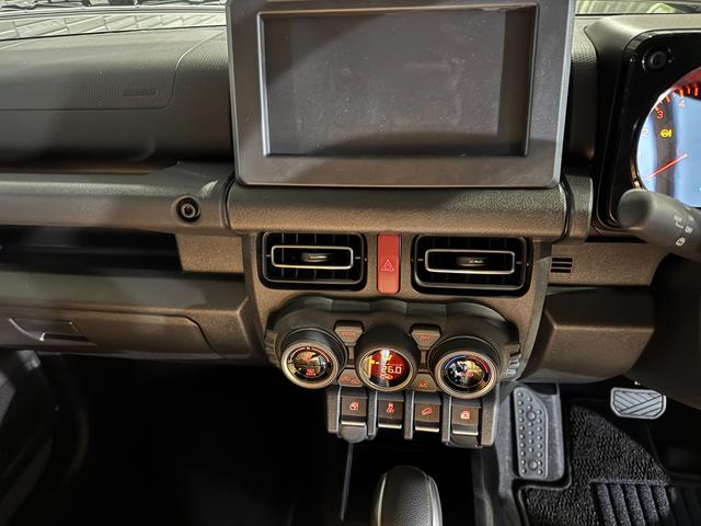 ジムニー ＸＣ　登録済未使用車　新品クラッツィオヴィンテージシートカバー　新品パイプＦ／Ｒバンパー　新品小型テールランプ　新品ナンバー移設キット　新品ホイールアピオワイルドボアＳＲ　新品タイヤトーヨーＲ／Ｔ（52枚目）