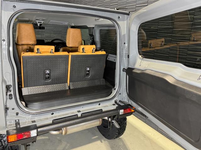 ジムニー ＸＣ　登録済未使用車　新品クラッツィオヴィンテージシートカバー　新品パイプＦ／Ｒバンパー　新品小型テールランプ　新品ナンバー移設キット　新品ホイールアピオワイルドボアＳＲ　新品タイヤトーヨーＲ／Ｔ（63枚目）