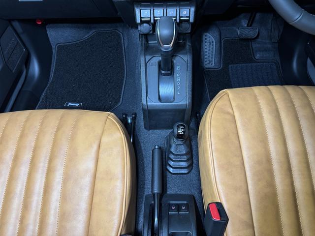 ジムニー ＸＣ　登録済未使用車　新品クラッツィオヴィンテージシートカバー　新品パイプＦ／Ｒバンパー　新品小型テールランプ　新品ナンバー移設キット　新品ホイールアピオワイルドボアＳＲ　新品タイヤトーヨーＲ／Ｔ（70枚目）