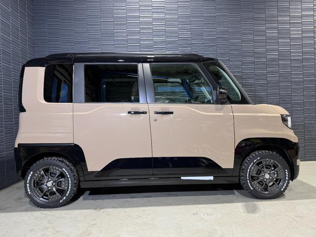 デリカミニ Ｔ　プレミアム　ブラックエンブレムセット　トーヨーＲ／Ｔタイヤ　ルーフレール　寒冷地プラスパッケージ（ＬＥＤリアフォグランプ・フロントワイパーデアイサー・スタートアップヒーター）　２トーンカラー　サンプルカー（4枚目）