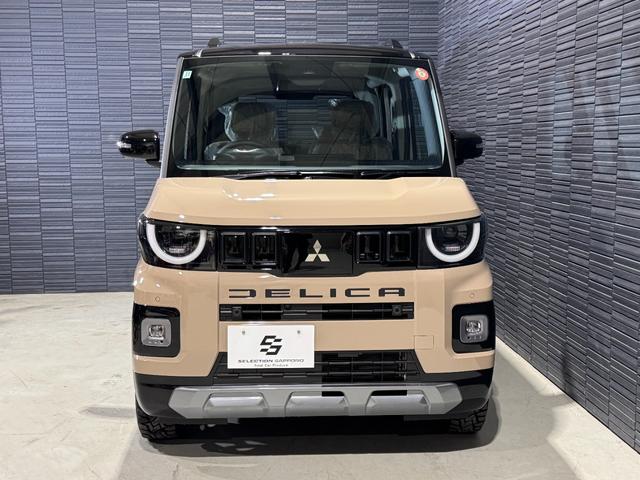 デリカミニ Ｔ　プレミアム　ブラックエンブレムセット　トーヨーＲ／Ｔタイヤ　ルーフレール　寒冷地プラスパッケージ（ＬＥＤリアフォグランプ・フロントワイパーデアイサー・スタートアップヒーター）　２トーンカラー　サンプルカー（8枚目）