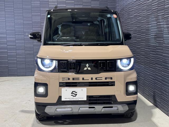 デリカミニ Ｔ　プレミアム　ブラックエンブレムセット　トーヨーＲ／Ｔタイヤ　ルーフレール　寒冷地プラスパッケージ（ＬＥＤリアフォグランプ・フロントワイパーデアイサー・スタートアップヒーター）　２トーンカラー　サンプルカー（9枚目）