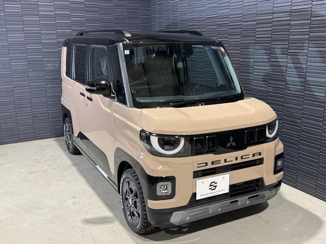 デリカミニ Ｔ　プレミアム　ブラックエンブレムセット　トーヨーＲ／Ｔタイヤ　ルーフレール　寒冷地プラスパッケージ（ＬＥＤリアフォグランプ・フロントワイパーデアイサー・スタートアップヒーター）　２トーンカラー　サンプルカー（11枚目）