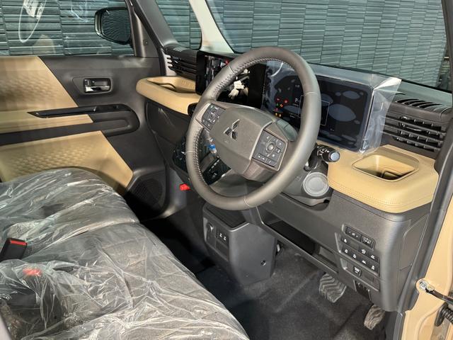 デリカミニ Ｔ　プレミアム　ブラックエンブレムセット　トーヨーＲ／Ｔタイヤ　ルーフレール　寒冷地プラスパッケージ（ＬＥＤリアフォグランプ・フロントワイパーデアイサー・スタートアップヒーター）　２トーンカラー　サンプルカー（17枚目）