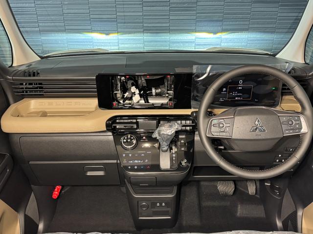 デリカミニ Ｔ　プレミアム　ブラックエンブレムセット　トーヨーＲ／Ｔタイヤ　ルーフレール　寒冷地プラスパッケージ（ＬＥＤリアフォグランプ・フロントワイパーデアイサー・スタートアップヒーター）　２トーンカラー　サンプルカー（19枚目）