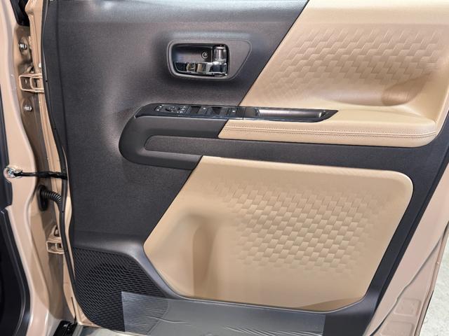 デリカミニ Ｔ　プレミアム　ブラックエンブレムセット　トーヨーＲ／Ｔタイヤ　ルーフレール　寒冷地プラスパッケージ（ＬＥＤリアフォグランプ・フロントワイパーデアイサー・スタートアップヒーター）　２トーンカラー　サンプルカー（26枚目）