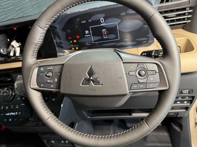 デリカミニ Ｔ　プレミアム　ブラックエンブレムセット　トーヨーＲ／Ｔタイヤ　ルーフレール　寒冷地プラスパッケージ（ＬＥＤリアフォグランプ・フロントワイパーデアイサー・スタートアップヒーター）　２トーンカラー　サンプルカー（34枚目）