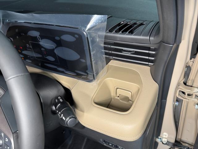 デリカミニ Ｔ　プレミアム　ブラックエンブレムセット　トーヨーＲ／Ｔタイヤ　ルーフレール　寒冷地プラスパッケージ（ＬＥＤリアフォグランプ・フロントワイパーデアイサー・スタートアップヒーター）　２トーンカラー　サンプルカー（39枚目）