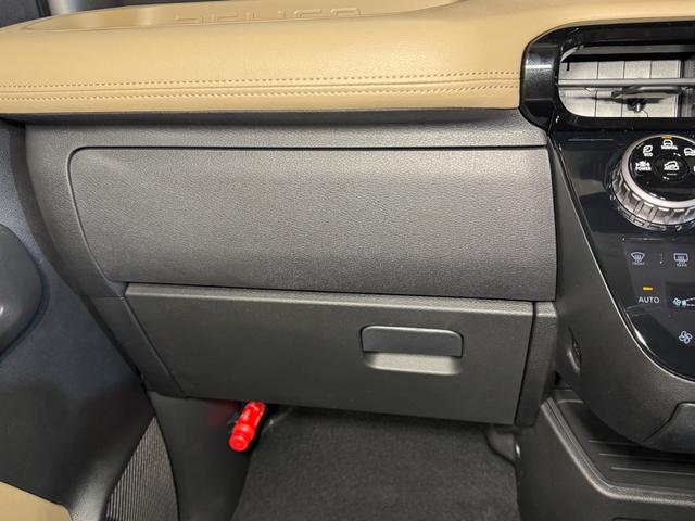 デリカミニ Ｔ　プレミアム　ブラックエンブレムセット　トーヨーＲ／Ｔタイヤ　ルーフレール　寒冷地プラスパッケージ（ＬＥＤリアフォグランプ・フロントワイパーデアイサー・スタートアップヒーター）　２トーンカラー　サンプルカー（47枚目）