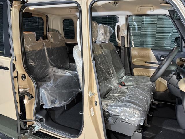 デリカミニ Ｔ　プレミアム　ブラックエンブレムセット　トーヨーＲ／Ｔタイヤ　ルーフレール　寒冷地プラスパッケージ（ＬＥＤリアフォグランプ・フロントワイパーデアイサー・スタートアップヒーター）　２トーンカラー　サンプルカー（50枚目）