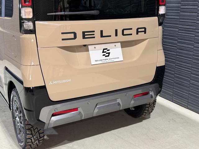 デリカミニ Ｔ　プレミアム　ブラックエンブレムセット　トーヨーＲ／Ｔタイヤ　ルーフレール　寒冷地プラスパッケージ（ＬＥＤリアフォグランプ・フロントワイパーデアイサー・スタートアップヒーター）　２トーンカラー　サンプルカー（69枚目）