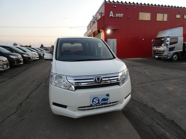 ステップワゴン Ｇ　ＨＩＤエディション　特別仕様車　４ＷＤ　両側パワースライドドア　ナビＴＶ　バックカメラ　走行距離９６７６９キロ　８人乗り　２０００ＣＣ　３列シート　フルフラットシート　エンジンスターター（8枚目）