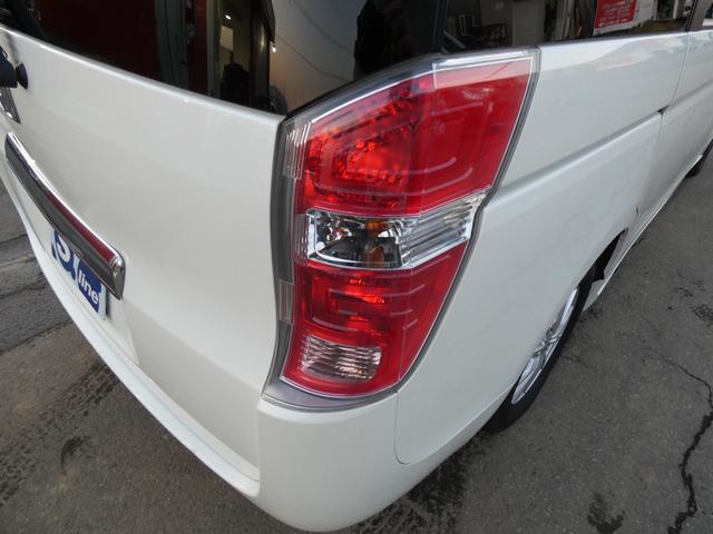 ステップワゴン Ｇ　ＨＩＤエディション　特別仕様車　４ＷＤ　両側パワースライドドア　ナビＴＶ　バックカメラ　走行距離９６７６９キロ　８人乗り　２０００ＣＣ　３列シート　フルフラットシート　エンジンスターター（11枚目）