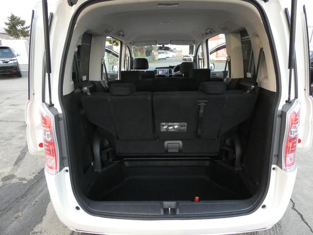 ステップワゴン Ｇ　ＨＩＤエディション　特別仕様車　４ＷＤ　両側パワースライドドア　ナビＴＶ　バックカメラ　走行距離９６７６９キロ　８人乗り　２０００ＣＣ　３列シート　フルフラットシート　エンジンスターター（27枚目）