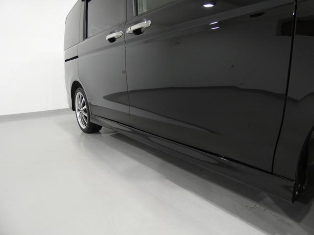 ステップワゴンスパーダ Ｚ　クールスピリット　４ＷＤ　寒冷地仕様　両側パワースライドドア　ハーフレザーシート　クルーズコントロール　エンジンスターター　スマートキー　社外ＡＷ　フリップダウンモニター　アクティブコーナリングライト　キャプテンシート（11枚目）