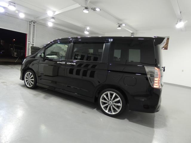 ステップワゴンスパーダ Ｚ　クールスピリット　４ＷＤ　寒冷地仕様　両側パワースライドドア　ハーフレザーシート　クルーズコントロール　エンジンスターター　スマートキー　社外ＡＷ　フリップダウンモニター　アクティブコーナリングライト　キャプテンシート（12枚目）