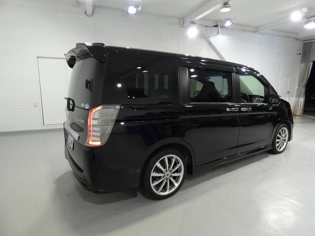 ステップワゴンスパーダ Ｚ　クールスピリット　４ＷＤ　寒冷地仕様　両側パワースライドドア　ハーフレザーシート　クルーズコントロール　エンジンスターター　スマートキー　社外ＡＷ　フリップダウンモニター　アクティブコーナリングライト　キャプテンシート（13枚目）