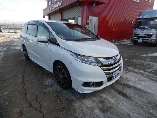 オデッセイ アブソルート　４ＷＤ　寒冷地仕様　両側パワースライドドア　フルセグナビ　ＣＴＢＡ　車検令和９年１２月　ハーフレザーシート　クルーズコントロール　フルフラットシート（5枚目）