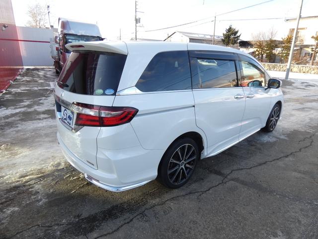 オデッセイ アブソルート　４ＷＤ　寒冷地仕様　両側パワースライドドア　フルセグナビ　ＣＴＢＡ　車検令和９年１２月　ハーフレザーシート　クルーズコントロール　フルフラットシート（12枚目）