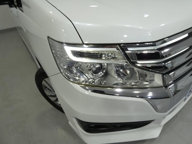 ステップワゴンスパーダ Z インターナビセレクション 寒冷地仕様 8人乗り 両側パワースライドドア フリップダウンモニター フルセグナビ バックカメラ フルフラットシート 車検令和9年12月 クルーズコントロール 4WD(11枚目)