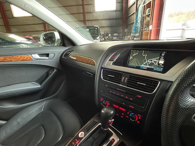 A4アバント 2.0TFSIクワトロ 修復歴なし 純正ナビ 本革シート バックカメラ ドライブレコーダー(20枚目)