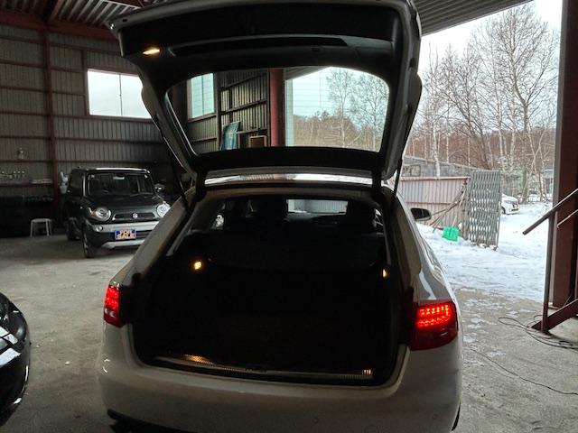 A4アバント 2.0TFSIクワトロ 修復歴なし 純正ナビ 本革シート バックカメラ ドライブレコーダー(28枚目)