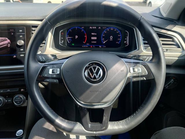 ＴＤＩ　スタイルデザインパッケージ　純正ディスプレイオーディオ・ナビ　ＬＥＤヘッドライト　ＶＷオールイン・セーフティー　リヤビューカメラ　ＥＴＣ　スマートキー　プッシュスタート　パーチャルコクッピト　パワーバックドア(11枚目)