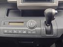 デジタル表記で使いやすいエアコンパネルです。室温を設定しておけば車内を快適にしてくれるオートエアコン機能付き。