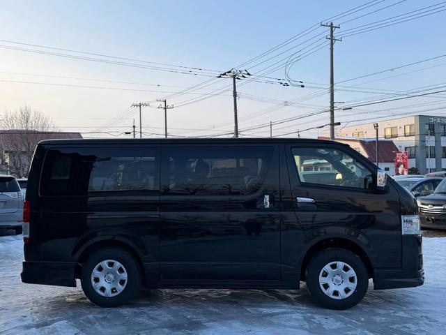 ハイエースバン ロングスーパーＧＬ　ダークプライムＳ　４ＷＤ　両側パワスラ　デジタルインナーミラー　フロアマット　ＥＴＣ　ＬＥＤヘッド　モデリスタフルエアロ　コンビハンドル　ハーフレザーシート　オートマチックハイビーム（4枚目）