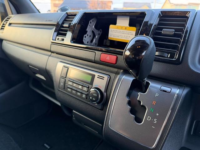 ハイエースバン ロングスーパーＧＬ　ダークプライムＳ　４ＷＤ　両側パワスラ　デジタルインナーミラー　フロアマット　ＥＴＣ　ＬＥＤヘッド　モデリスタフルエアロ　コンビハンドル　ハーフレザーシート　オートマチックハイビーム（12枚目）