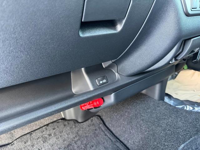 ハイエースバン ロングスーパーＧＬ　ダークプライムＳ　４ＷＤ　両側パワスラ　デジタルインナーミラー　フロアマット　ＥＴＣ　ＬＥＤヘッド　モデリスタフルエアロ　コンビハンドル　ハーフレザーシート　オートマチックハイビーム（18枚目）