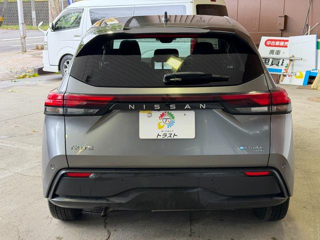 ノート Ｘ　ＦＯＵＲ　プロパイロット　全方位モニタ　衝突軽減ブレーキ　フルセグ地デジ　ステアリングヒーター　アップルカープレイ連動　ＥＴＣ　ブラインドスポットモニタ　寒冷地仕様　　デジタルミラー　置ダケ充電　踏み間違い防止（8枚目）