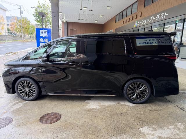 ヴェルファイアハイブリッド Z プレミア 寒冷地仕様 ムーンルーフ フリップダウンモニタ デジタルインナーミラー 電動サンシェード ヘッドアップディスプレイ パノラミックビュー全方位モニタ アドバンスドパークリモート機能付き ブラインドモニタ(2枚目)