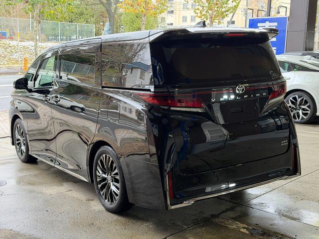 ヴェルファイアハイブリッド Z プレミア 寒冷地仕様 ムーンルーフ フリップダウンモニタ デジタルインナーミラー 電動サンシェード ヘッドアップディスプレイ パノラミックビュー全方位モニタ アドバンスドパークリモート機能付き ブラインドモニタ(3枚目)